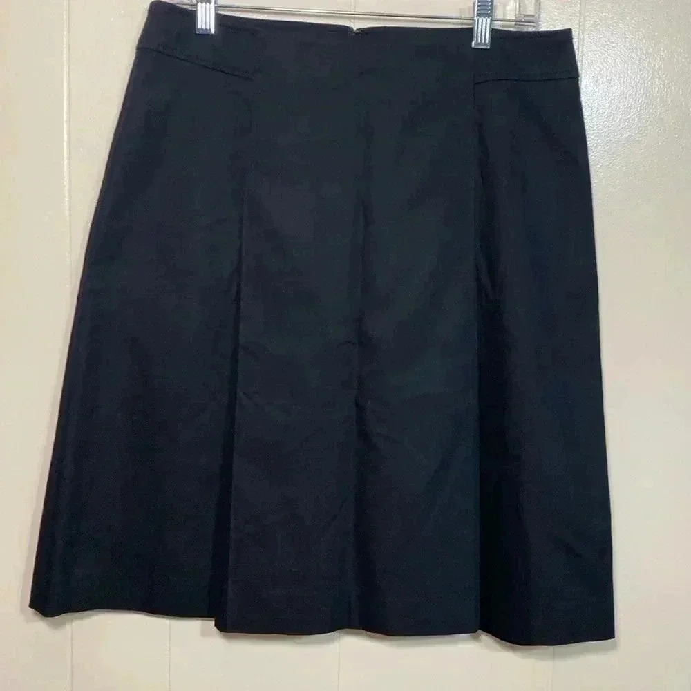 Talbots Black A-Line School Girl, Pleated MIDI Length Skirt in Size 10.